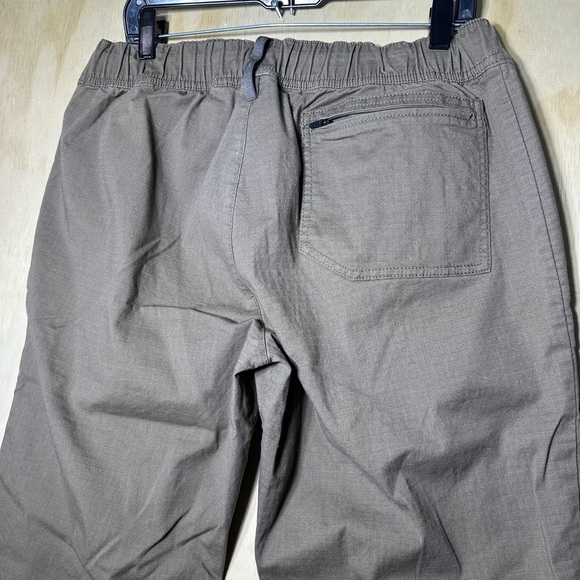 L.L. Bean Explorer Ripstop Pants, Comfort Waist, Standard Fit, Tapered Leg XL - Picture 8 of 11